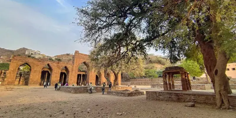 Adhai Din Ka Jhonpra View View of Adhai din ka Jhonpra