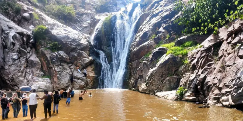 Views of Dhab Dhabi waterfalls