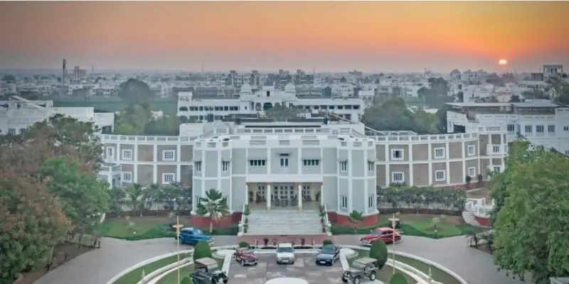 View of Dowlat Villas Palace