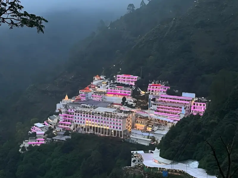 Visit Kainchi Dham near Nainital
