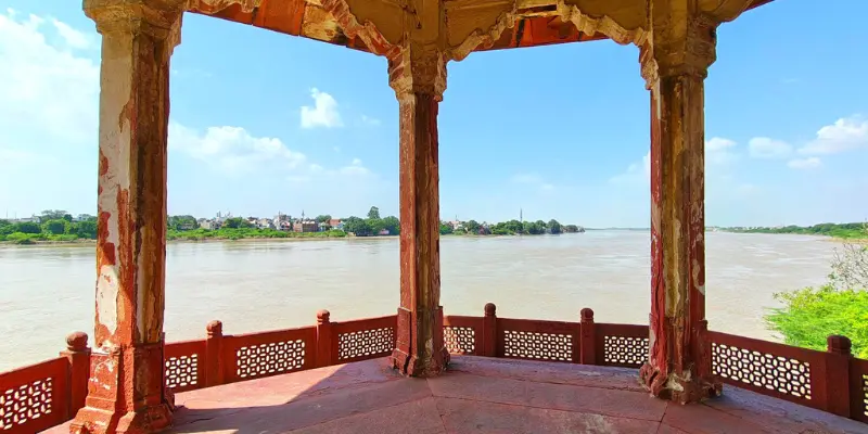 Tourist places near Aligarh within 100 km