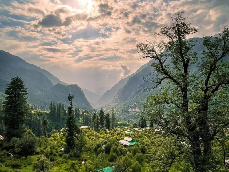 Top Tourist Places for Short Trips Near Delhi
