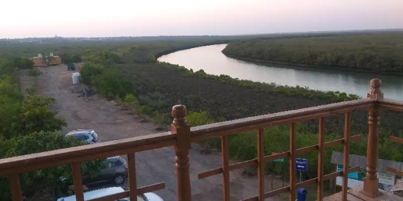 Tourist places near DUI within 100 km