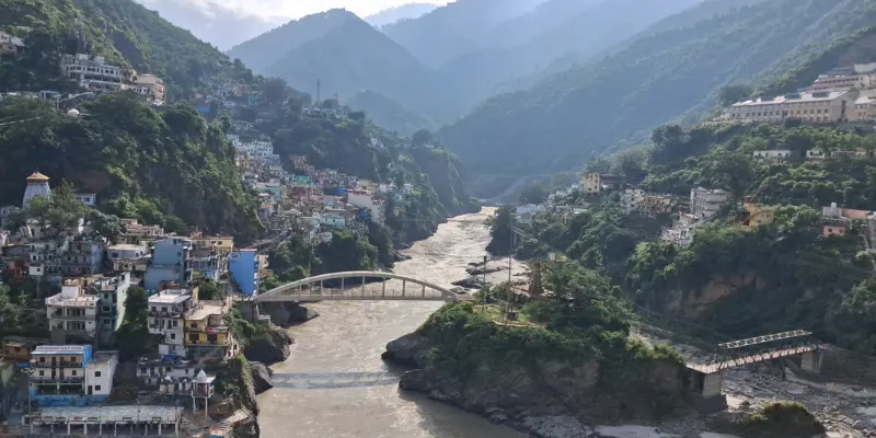 Tourist places near Guptkashi within 100 km