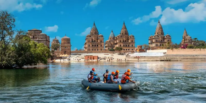 Tourist places near Jhansi within 200 kms