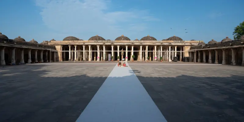Visit Sarkhej Roza Near Ahmedabad