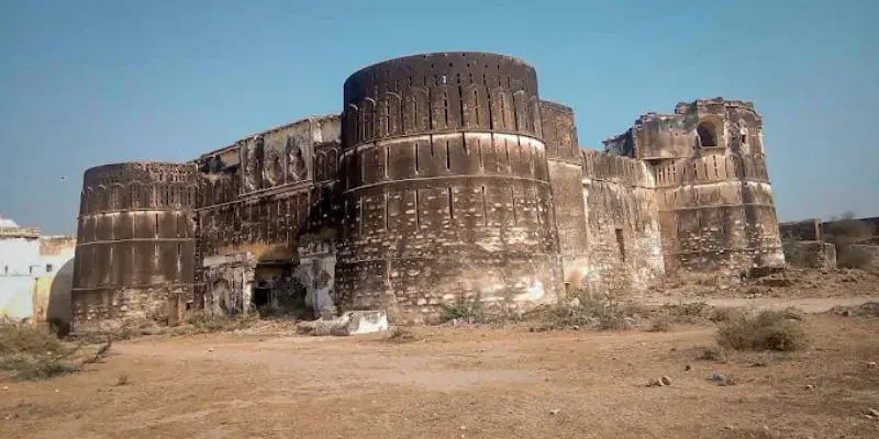 View of Sarwar fort