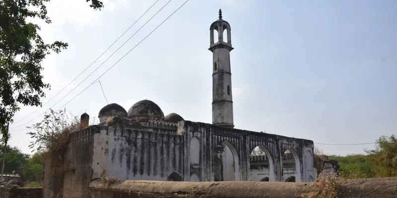 View of Swinging Towers Farkande