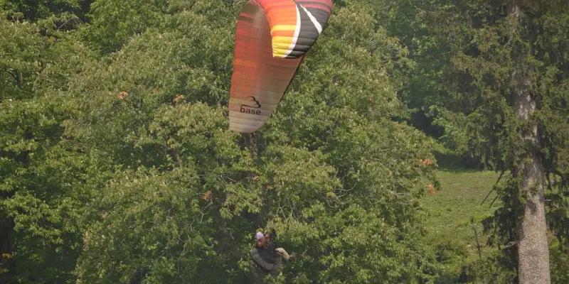 Find the Best operator for paragliding in Solang Valley