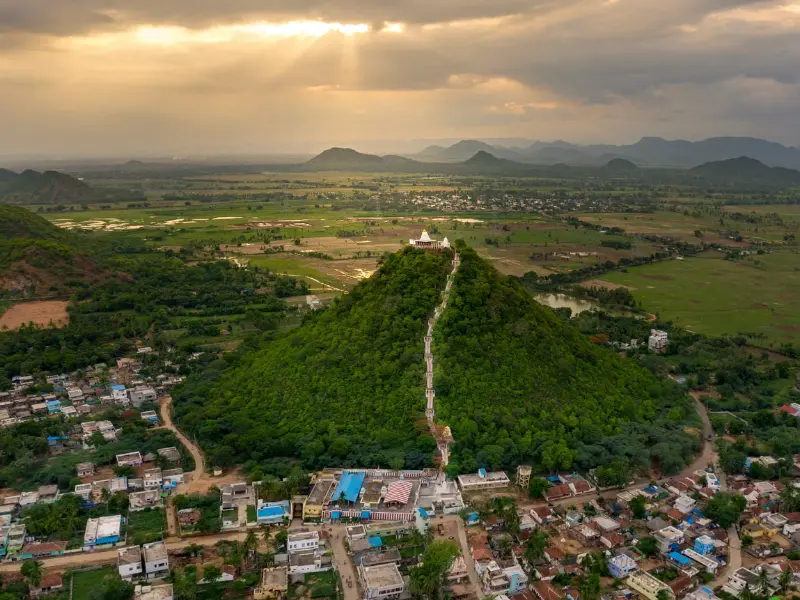Visit Yadagirigutta hills near Hyderabad